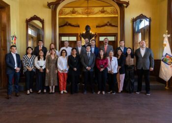 Diputados del PRI y PAN desaíran comida con Samuel García