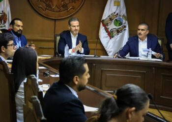 Adrián seguirá de cerca problemas de agua en Monterrey