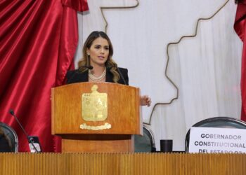 Legisladores exigen renuncia de Samuel García tras faltar a la presentación de su informe