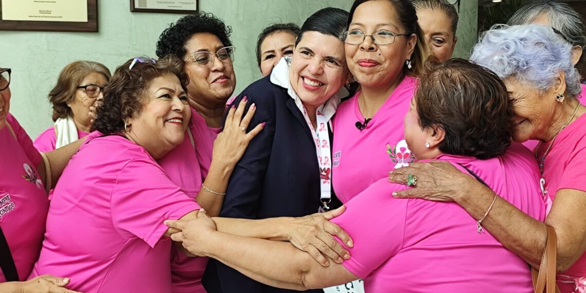IMSS Nuevo León invita a la detección oportuna del cáncer de mama