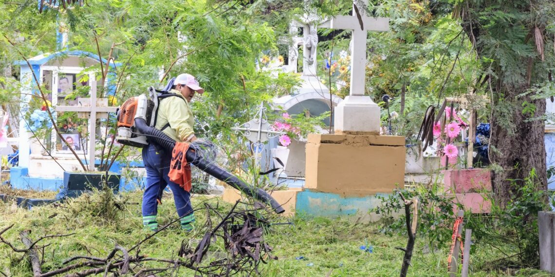 Monterrey alista panteones municipales para las visitas por el Día de los Fieles Difuntos