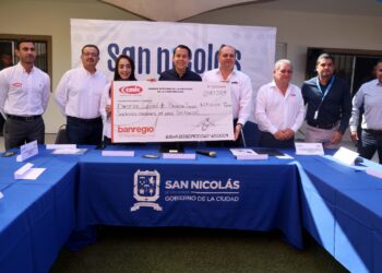 Se comprometen constructores a apoyar a San Nicolás con programas sociales