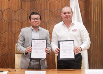 Firma Juárez convenios de apoyo social con la industria de la construcción