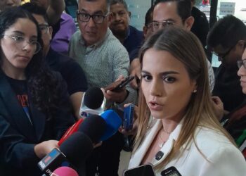 Lorena de la Garza condena el “tarifazo“ en el transporte público de Nuevo León