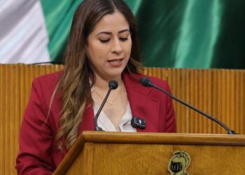 Diputada Bere Martínez propone apoyo integral para hijos de padres en reclusión