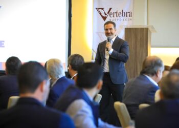 Adrián de la Garza presenta su Plan de Trabajo ante Vertebra