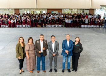 Rehabilita Juárez Secundaria Técnica de alumnos que irán al Mundial de Robótica