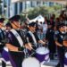 Disfrutan familias regias de desfile revolucionario