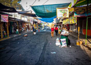 Desfile y peregrinaciones dejan toneladas de basura