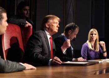 Donald Trump amenaza con aranceles del 25 % a México y Canadá