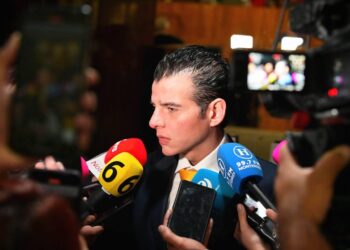 “Palomea“ Mike Flores deuda para AyD