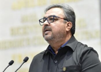 Víctor Pérez pide regular el paso de trenes en Monterrey