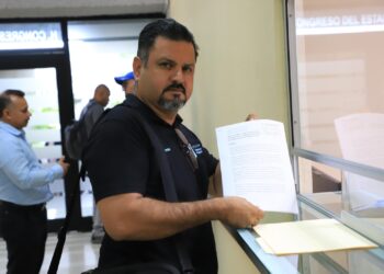 Maestros de inglés solicitan reconocimiento en el presupuesto