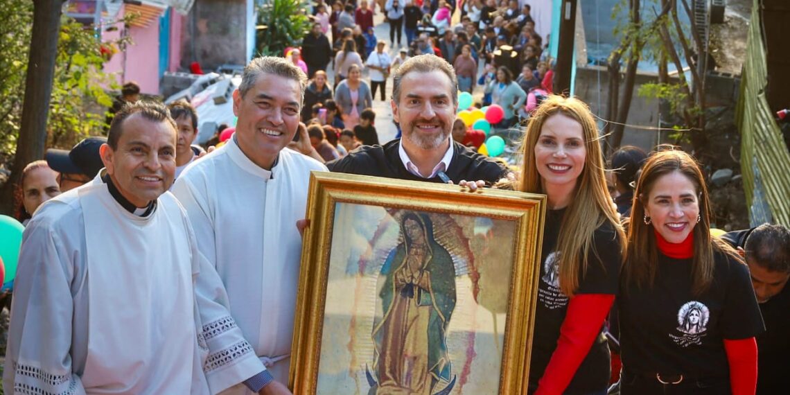 Entrega alcalde rehabilitación de Nicho de la Virgen de Guadalupe en la CROC