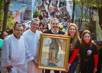 Entrega alcalde rehabilitación de Nicho de la Virgen de Guadalupe en la CROC