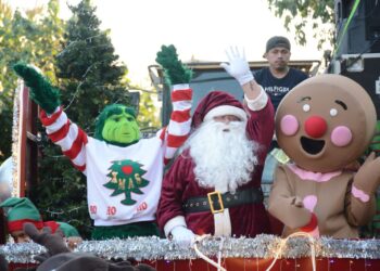 Tamaulipas realiza desfile navideño