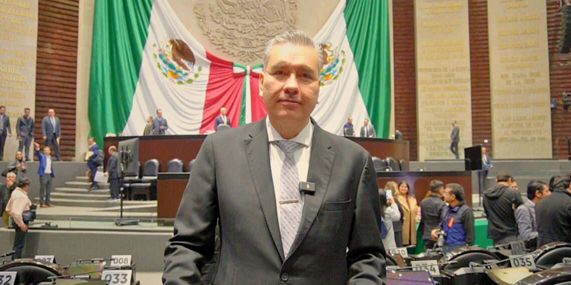 Waldo Fernández representará a NL en la Comisión Permanente