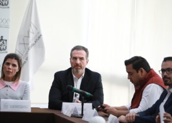Alcaldes acusan a Samuel García de bloquear municipios en 2025