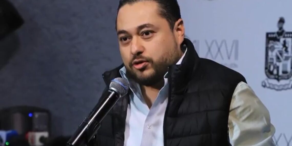 Miguel Lechuga reta al Alcalde de Santa Catarina por rezago en obras públicas