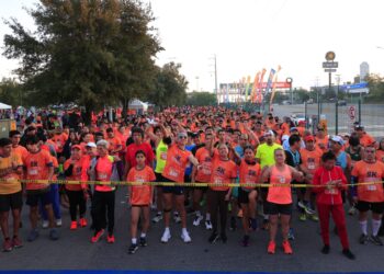 Celebran corriendo aniversario de Guadalupe