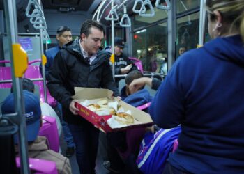 Manuel Guerra madruga con las Roscas de Reyes