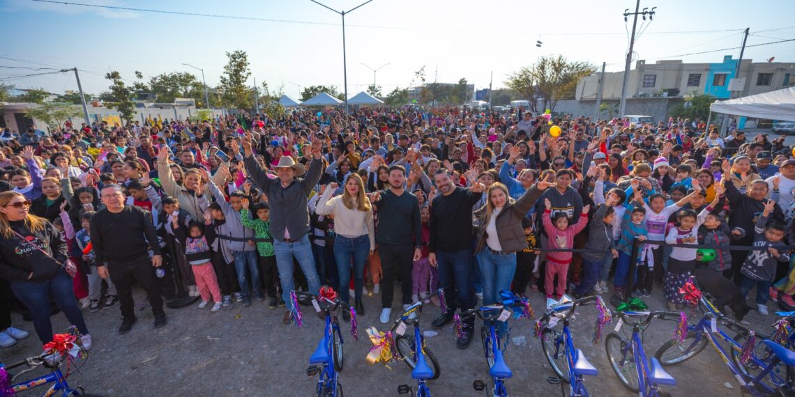 Celebra Samuel García el Día de Reyes con regalos y apoyos en El Carmen, Nuevo León