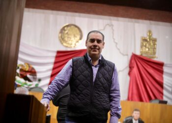 Da juez entrada a dos amparos contra tarifazo