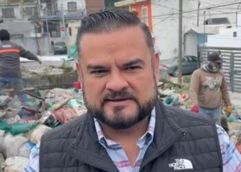 Van autoridades de Cadereyta a clausurar tiradero de basura en casa