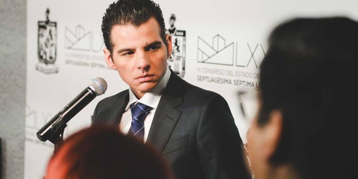 Mike Flores pide priorizar temas clave en la agenda legislativa