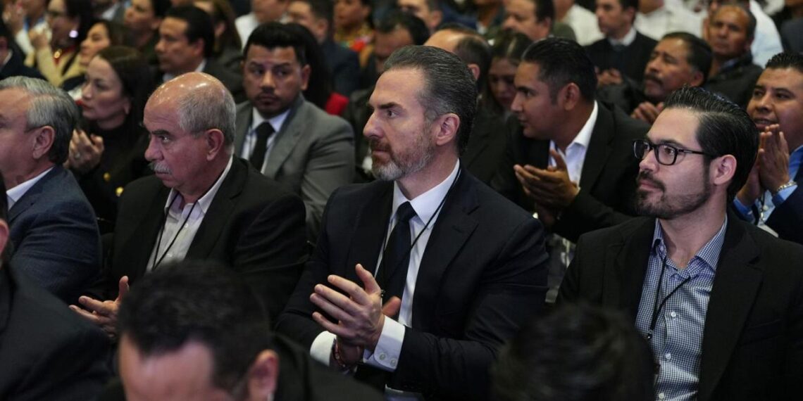 Apoya Adrián de la Garza propuestas federales porque ya se implementan en Monterrey