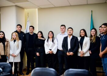 Realizan mesa de trabajo para mejorar la legislación en materia de juventud