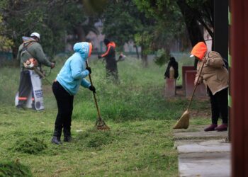 Transforman imagen de la colonia Eduardo Caballero con brigada de limpieza