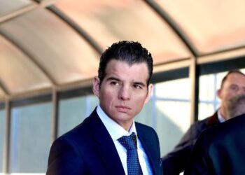 Miguel A. Flores Serna propone apoyar a Fuerza Civil con becas para sus hijos