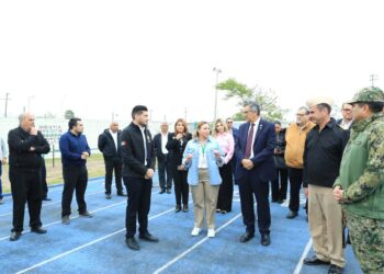 Gobernador y presidenta del DIF Tamaulipas visitan Centro de Repatriados en Matamoros