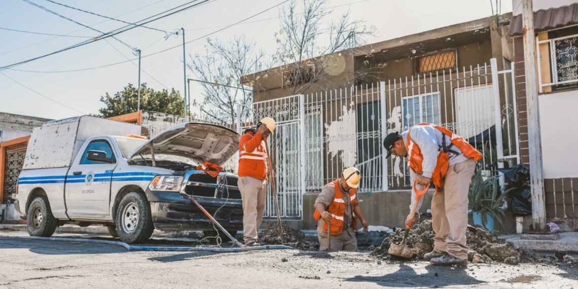 AyD reporta trabajos de mantenimiento en la red de agua y drenaje
