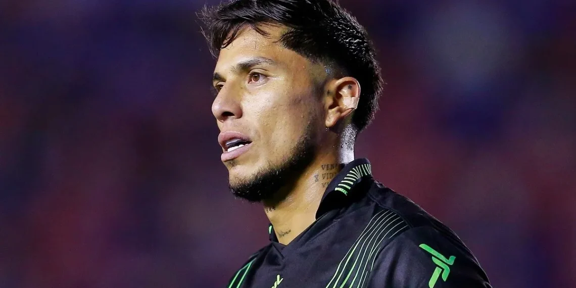 Carlos Salcedo sufre grave lesión en su primer entrenamiento con Rayados