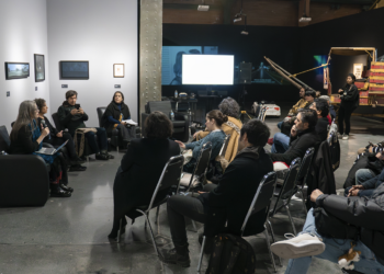 Reflexionan artistas en torno a su creación artística y el mensaje de sus obras