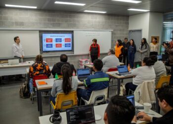 Arranca programa de formación docente en tecnología y semiconductores