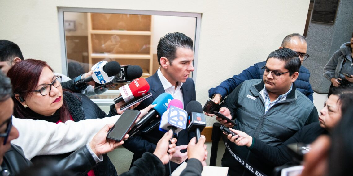 Miguel Flores impulsa guarderías gratuitas para padres adolescentes