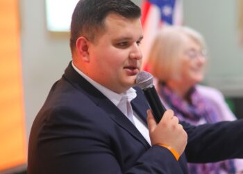 Estampa INJUVE firma histórica de Memorándum de Entendimiento con St. Mary’s University