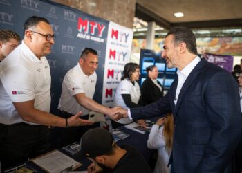 Buscan trabajo más de 2,500 personas en primera Feria del Empleo Monterrey 2025