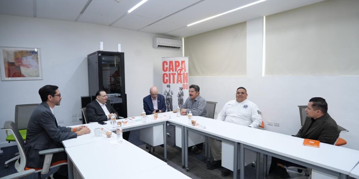 Convenian ICET y Pesquería para capacitar trabajadores de transporte
