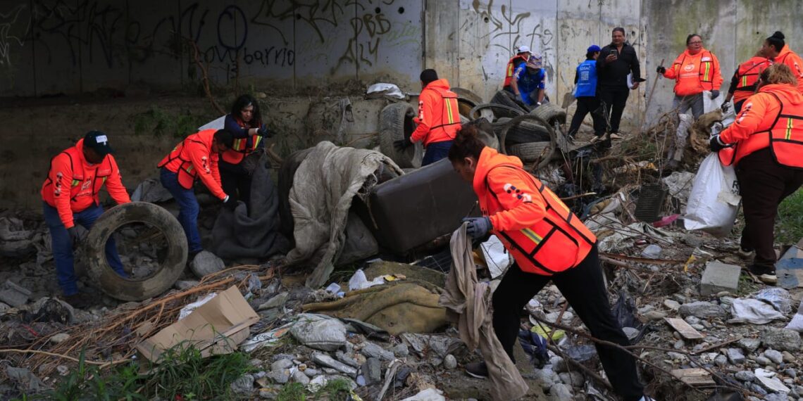 Limpian Río La Silla con jornada de voluntariado