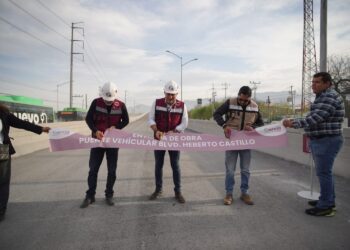 Manuel Guerra inaugura el puente vehicular en Heberto Castillo