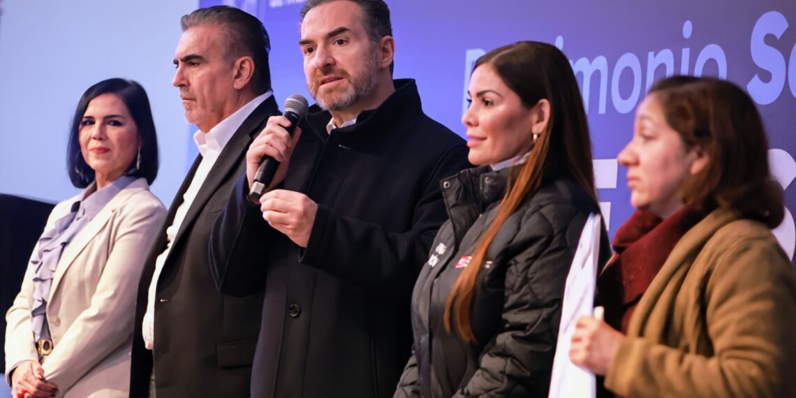 Entrega Gobierno de Monterrey 300 testamentos a familias regiomontanas