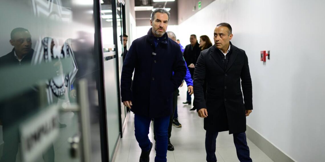 Presenta Monterrey a comisionado federal de seguridad avances en la Academia y el C4