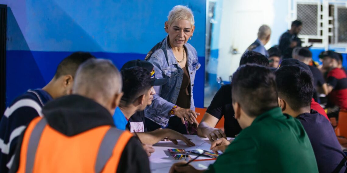 Jóvenes en rehabilitación participan en Concurso “Muros de Grandeza“