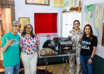 Lorena de la Garza impulsa el legado de Celso Piña con donación al museo en su honor