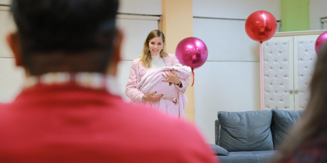 Concluyen 10 familias proceso de adopción en DIF Nuevo León