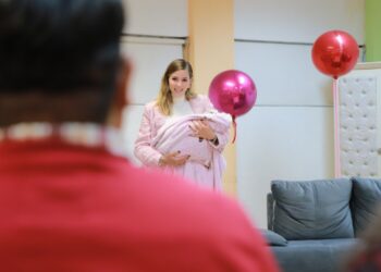 Concluyen 10 familias proceso de adopción en DIF Nuevo León